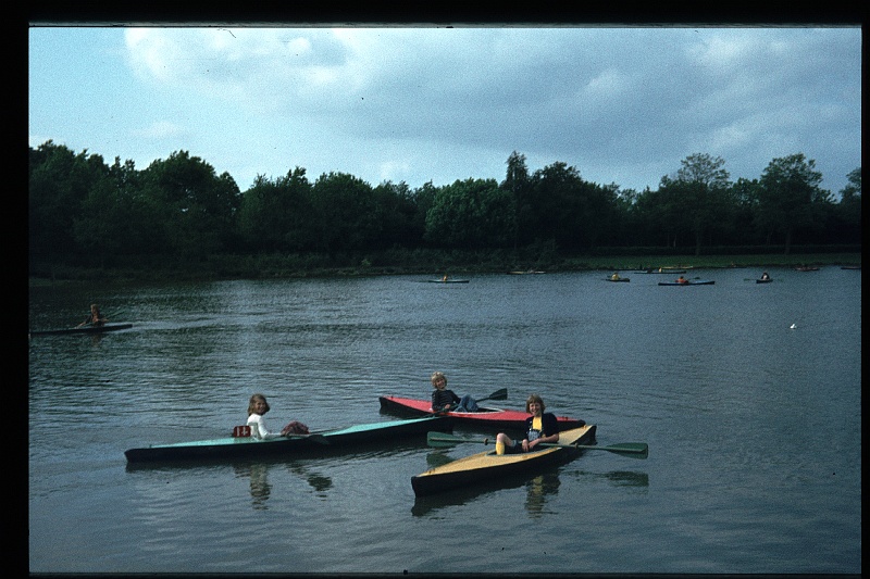 34.Efteling jun 1974 Brigitte,Marion,Peter.JPG